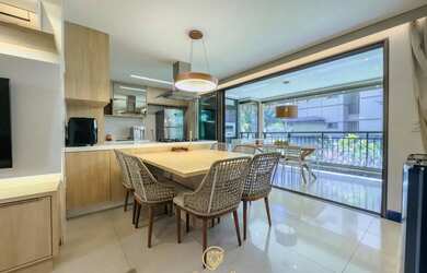 Imagem: O apartamento possui 3 Dormitórios, 3 Banheiros, 2 Vagas na