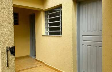 Imagem: A casa possui 1 Dormitório, 1 Banheiro, 56m² de Área e está