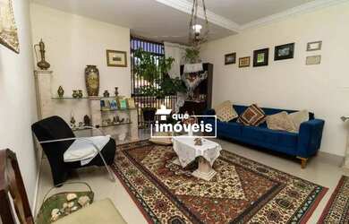 Imagem: A casa possui 4 Dormitórios, 5 Banheiros, 3 Vagas na garagem