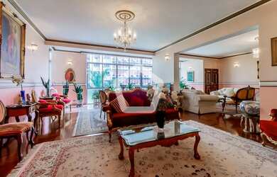 Imagem: O apartamento possui 3 Dormitórios, 1 Banheiro, 1 Vaga na garagem