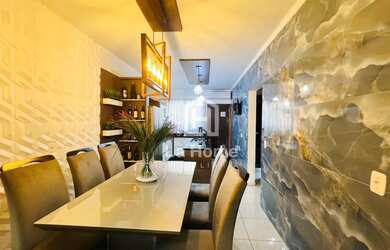 Imagem: A casa à venda possui 2 Dormitórios, 3 Banheiros, 1 Vaga na