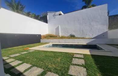 Imagem: A casa em condomínio possui 4 Dormitórios, 4 Banheiros, 4