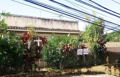 Imagem: A casa possui 2 Dormitórios, 2 Banheiros, 1 Vaga na garagem