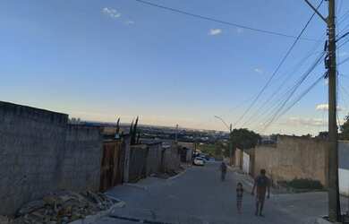 Imagem: O terreno possui 800m² de Área e está localizado em Setor