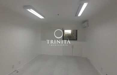 Imagem: O depósito possui 1 Vaga na garagem, 36m² de Área e está