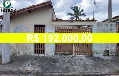 Imagem: A casa possui 3 Dormitórios, 3 Banheiros, 2 Vagas na garagem