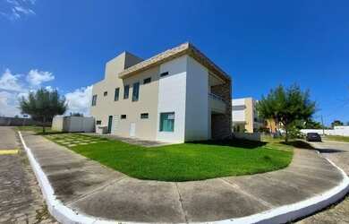 Imagem: A casa em condomínio possui 5 Dormitórios, 5 Banheiros, 4