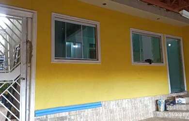 Imagem: A casa possui 1 Dormitório, 1 Banheiro, 1 Vaga na garagem e