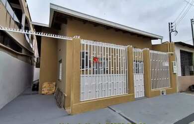 Imagem: A casa possui 2 Dormitórios, 3 Banheiros e está localizado