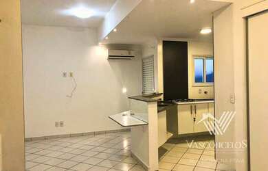 Imagem: O apartamento possui 1 Dormitório, 1 Banheiro, 1 Vaga na garagem