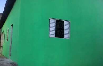 Imagem: A casa possui 3 Dormitórios, 2 Banheiros, 3 Vagas na garagem