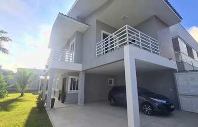 Imagem: A casa possui 4 Dormitórios, 5 Banheiros, 4 Vagas na garagem