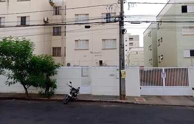 Imagem: O apartamento possui 2 Dormitórios, 1 Banheiro, 2 Vagas na