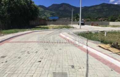 Imagem: O terreno possui 120m² de Área e está localizado em Campo