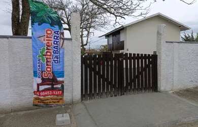 Imagem: A pousada chalé possui 2 Dormitórios, 2 Vagas na garagem e