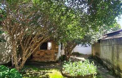 Imagem: A casa possui 2 Dormitórios, 1 Banheiro, 1 Vaga na garagem