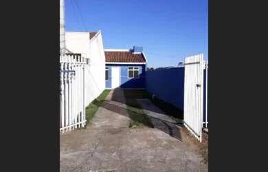 Imagem: A casa possui 2 Dormitórios, 1 Banheiro, 2 Vagas na garagem