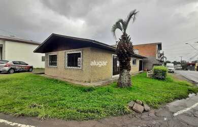 Imagem: A casa possui 2 Dormitórios, 1 Banheiro, 1 Vaga na garagem