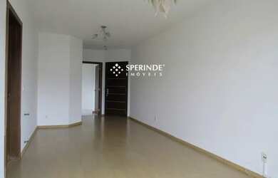 Imagem: O apartamento possui 3 Dormitórios, 1 Banheiro, 1 Vaga na garagem