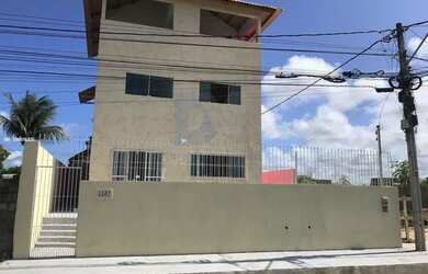 Imagem: A casa possui 3 Dormitórios, 1 Banheiro, 1 Vaga na garagem