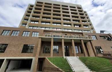 Imagem: O apartamento possui 1 Dormitório, 1 Banheiro, 1 Vaga na garagem