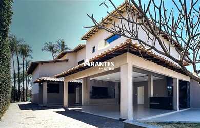 Imagem: A casa possui 5 Dormitórios, 5 Banheiros, 5 Vagas na garagem