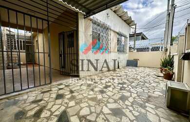 Imagem: O depósito possui 3 Vagas na garagem e 90m² de Área e está