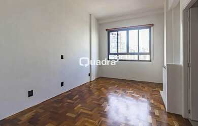 Imagem: O studio possui 1 Dormitório, 1 Banheiro, 42m² de Área e