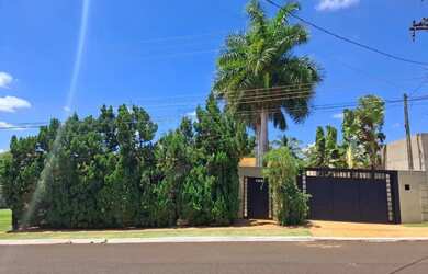 Imagem: A casa em condomínio possui 4 Dormitórios, 5 Banheiros, 5