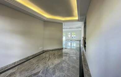 Imagem 8: Imóvel para aluguel tem 413 metros quadrados com 4 quartos