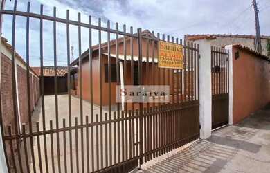 Imagem: A casa possui 2 Dormitórios, 2 Banheiros, 5 Vagas na garagem