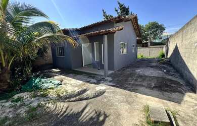 Imagem: A casa em condomínio possui 2 Dormitórios, 1 Banheiro, 4 Vagas