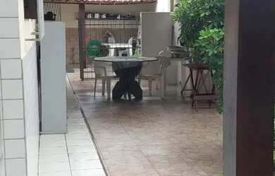 Imagem: A casa possui 2 Dormitórios, 3 Banheiros, 172m² de Área e