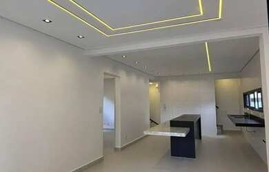 Imagem: A casa em condomínio possui 3 Dormitórios, 3 Banheiros, 2