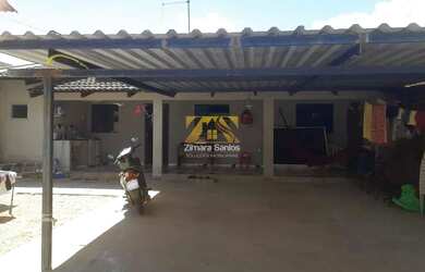 Imagem: A casa possui 2 Dormitórios, 2 Banheiros, 2 Vagas na garagem