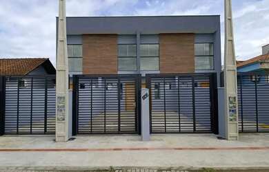 Imagem: A casa possui 2 Dormitórios, 2 Banheiros, 2 Vagas na garagem