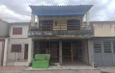 Imagem: A casa possui 3 Dormitórios, 2 Banheiros, 130m² de Área e