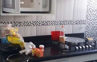 Imagem: O apartamento possui 2 Dormitórios, 1 Banheiro, 1 Vaga na garagem