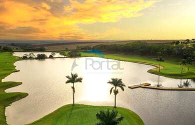 Imagem: O terreno possui 502m² de Área, Imóvel novo e está localizado