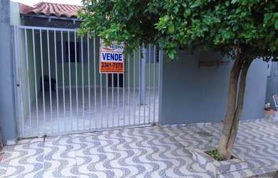 Imagem: A casa possui 2 Dormitórios, 1 Banheiro, 1 Vaga na garagem