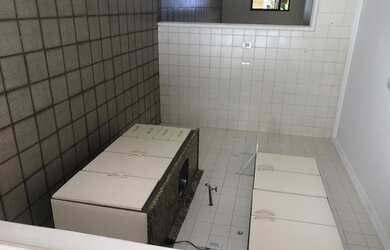 Imagem: A casa possui 3 Dormitórios, 2 Banheiros, 1 Vaga na garagem