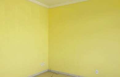 Imagem: A casa possui 3 Dormitórios, 1 Banheiro, 1 Vaga na garagem