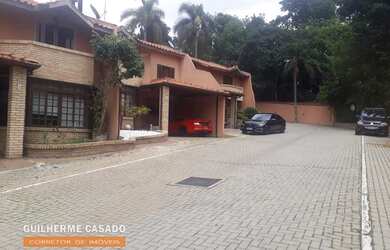 Imagem: A casa possui 3 Dormitórios, 4 Banheiros, 2 Vagas na garagem