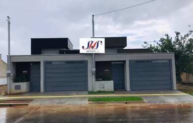Imagem: A casa possui 3 Dormitórios, 1 Banheiro, 2 Vagas na garagem