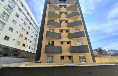 Imagem: O apartamento possui 1 Dormitório, 1 Banheiro, 1 Vaga na garagem