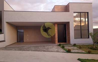 Imagem: A casa possui 3 Dormitórios, 4 Banheiros, 2 Vagas na garagem