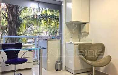 Imagem: O depósito possui 1 Vaga na garagem, 47m² de Área e está