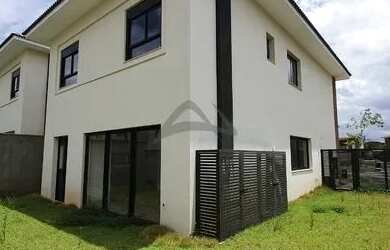 Imagem: A casa em condomínio possui 3 Dormitórios, 4 Banheiros, 4