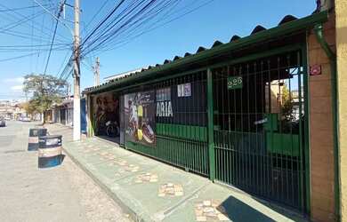 Imagem: A casa possui 2 Dormitórios, 1 Banheiro, 3 Vagas na garagem