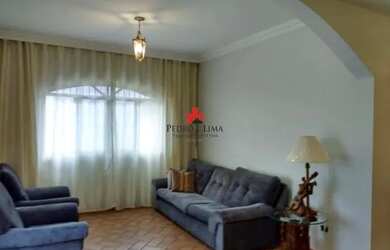 Imagem: A casa possui 4 Dormitórios, 4 Banheiros, 4 Vagas na garagem